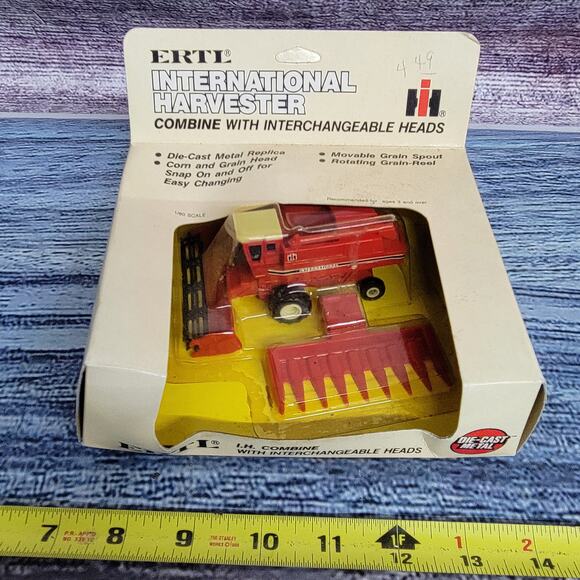Vintage Ertl 1/80 scale International Harvester combine w/ 2 heads red/white - Picture 1 of 9
